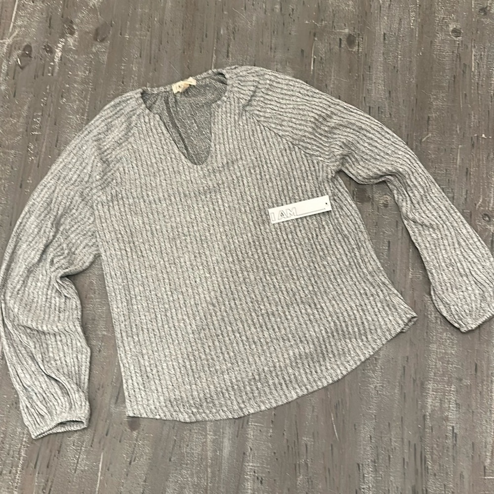 I AM light sweater
